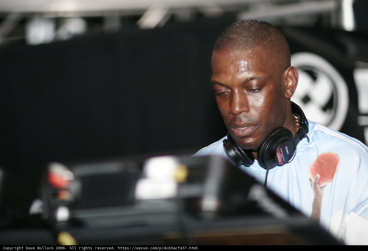 Kenny Ken Rocks the Crowd at Press Conference