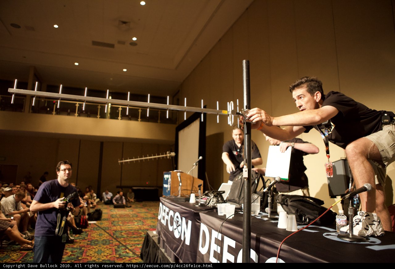 Antenna Man Rocks the Crowd at DefCon 18