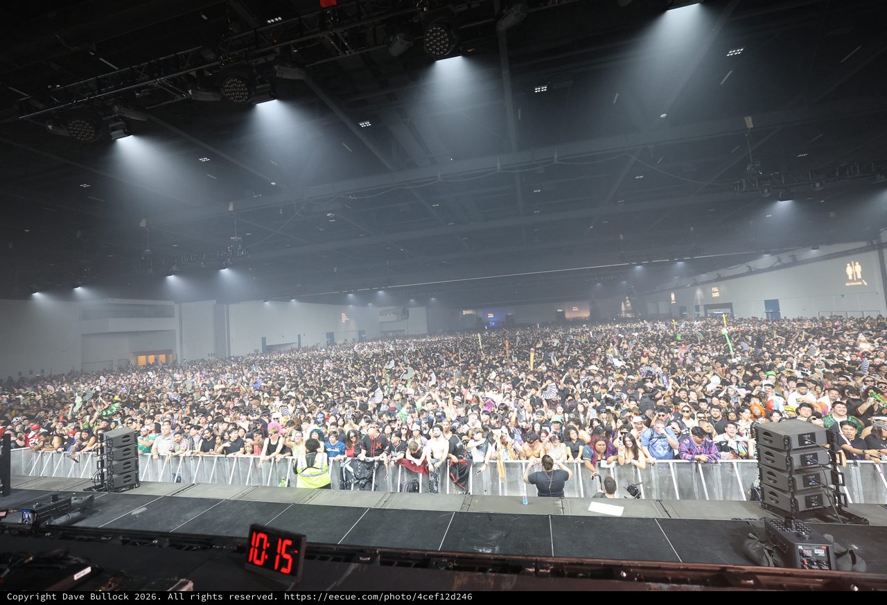 Massive EDM Crowd Packs Arena at Wobbleland 2026