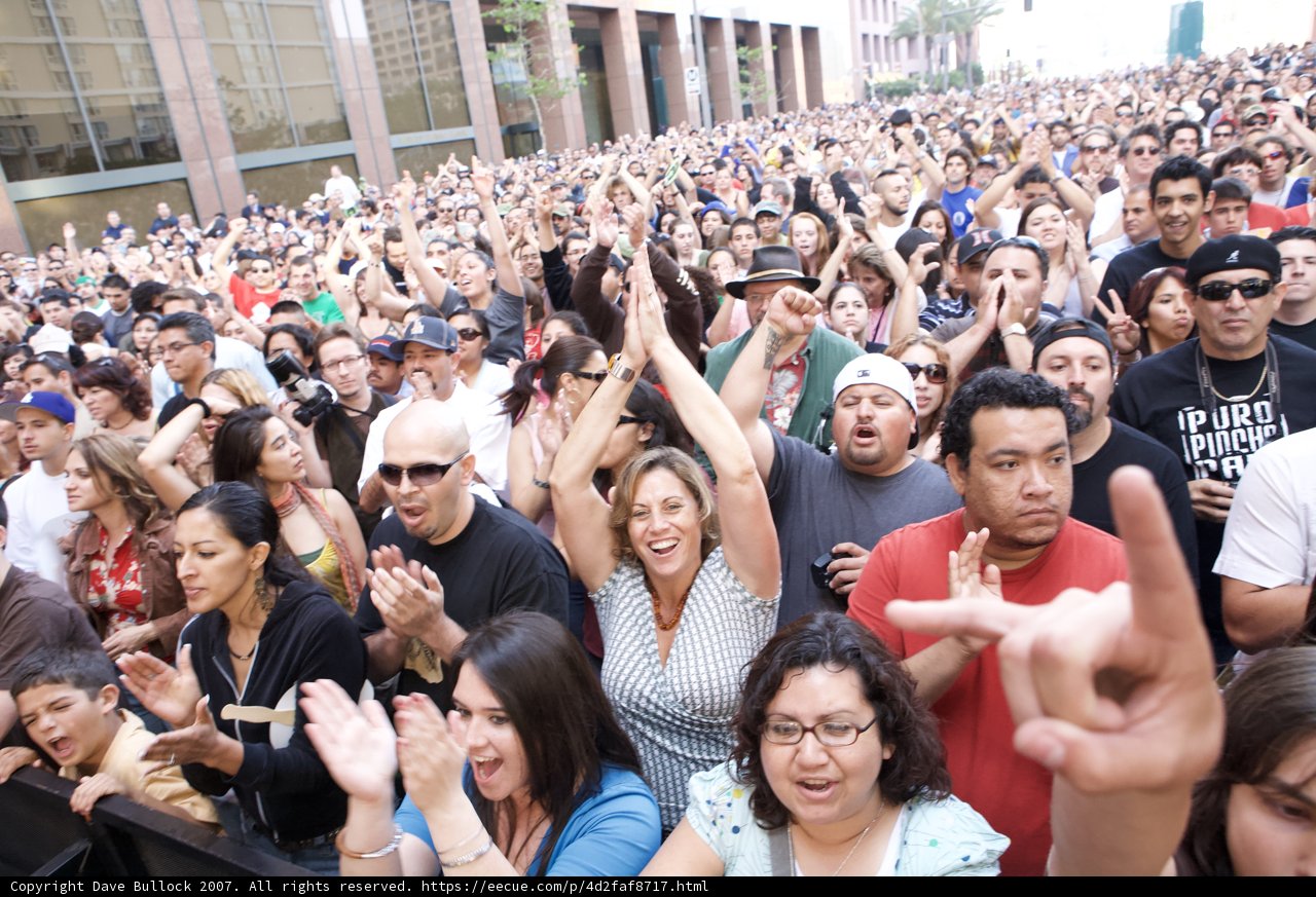 Ozomatli's Grand Performance Brings Thousands Together