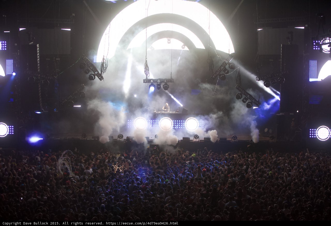 Smoke and Lights: A Vibrant Rock Concert