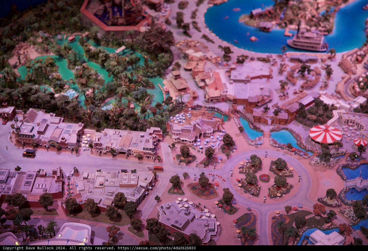 Splashes of Joy: A Model of Amusement & Aquatic Adventure