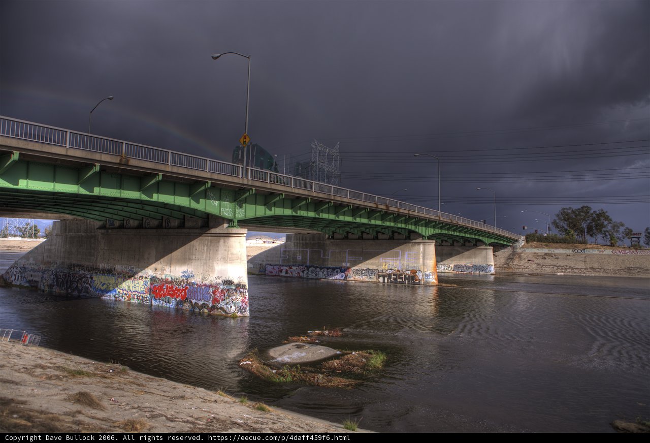 Bridge of Graffiti