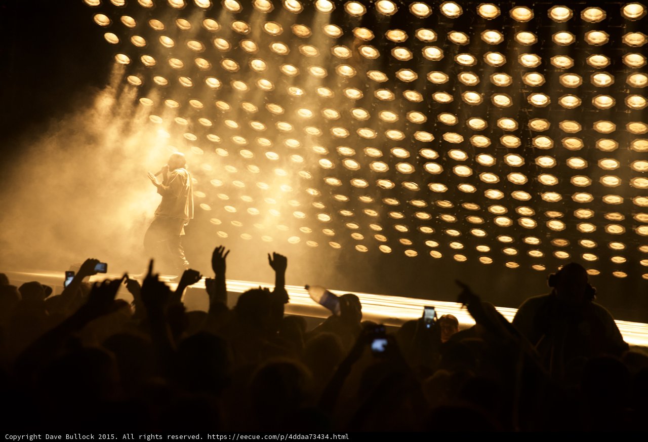 Kanye West Singing Left Stage