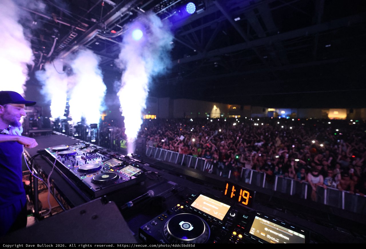 DJ Ignites Massive Crowd at Wobbleland 2026