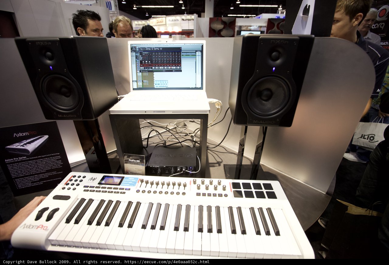 The versatile white keyboard