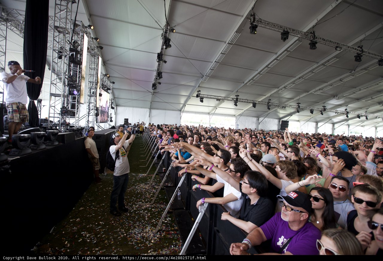 Coachella Saturday: A Massive Music Crowd