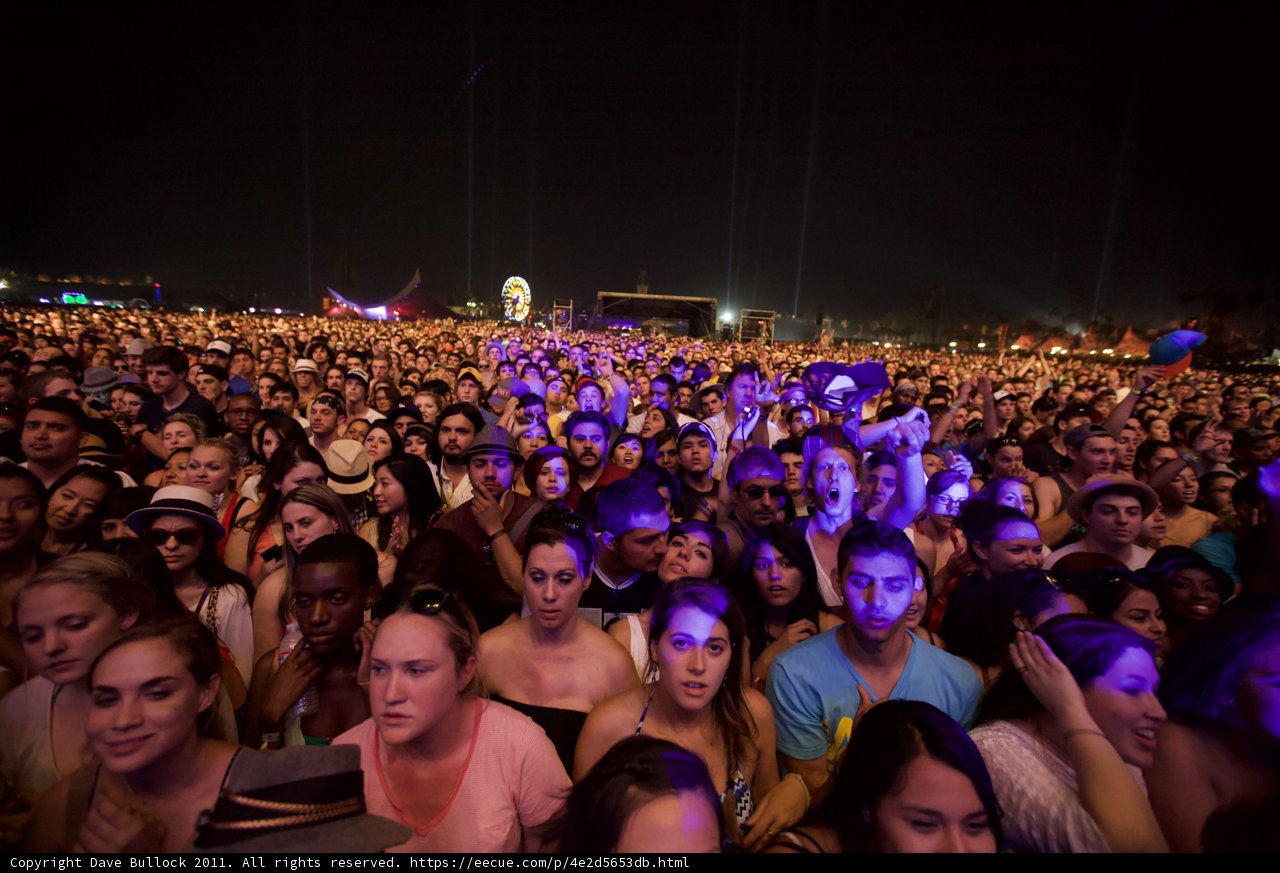 Coachella 2011: Nighttime Fun with the Urban Crowd