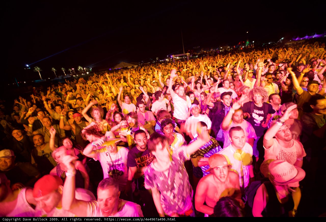 Coachella 2009: Nighttime Crowd