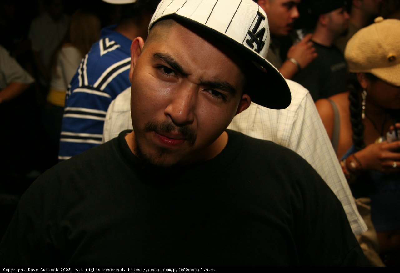 Black Shirt And 2 Hats