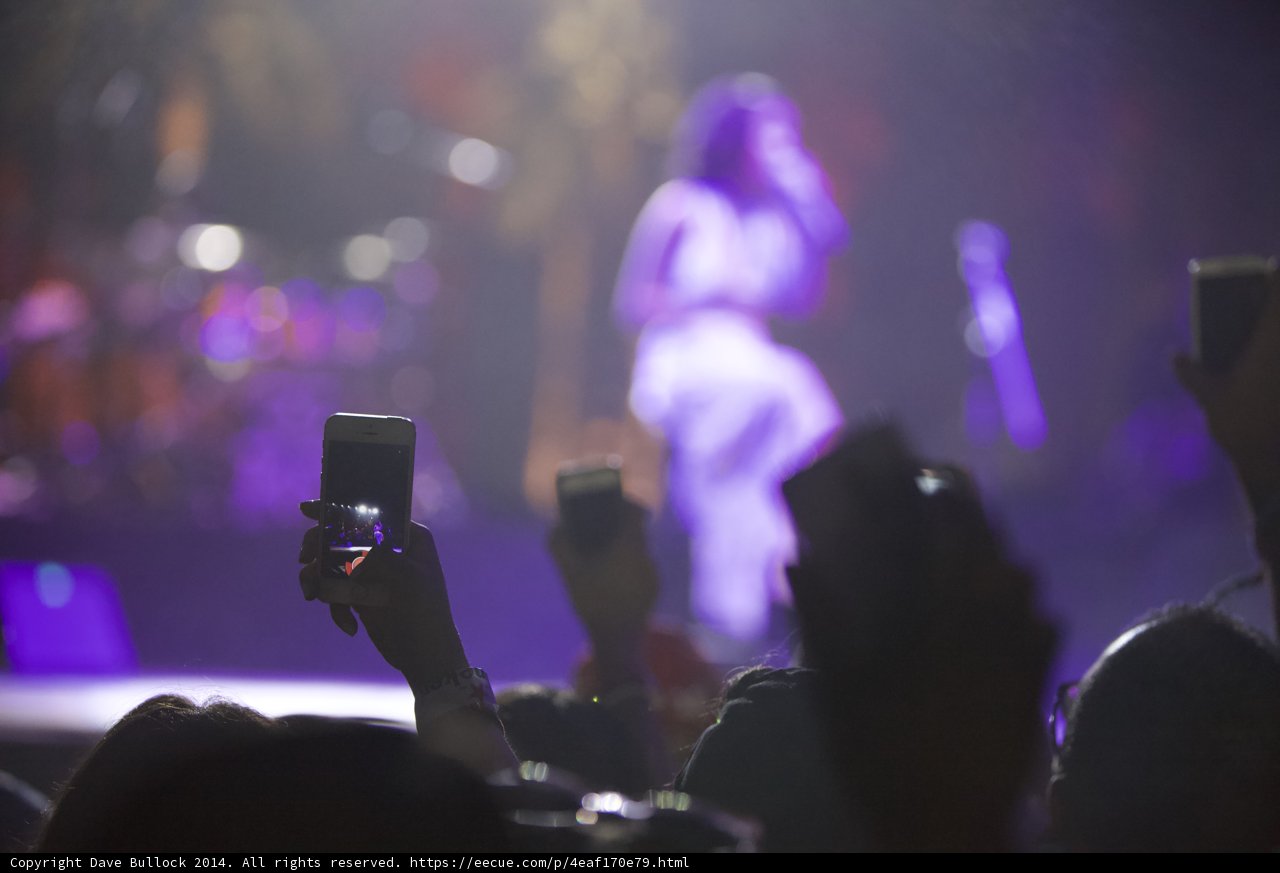 Phone In Hand, Music In Heart
