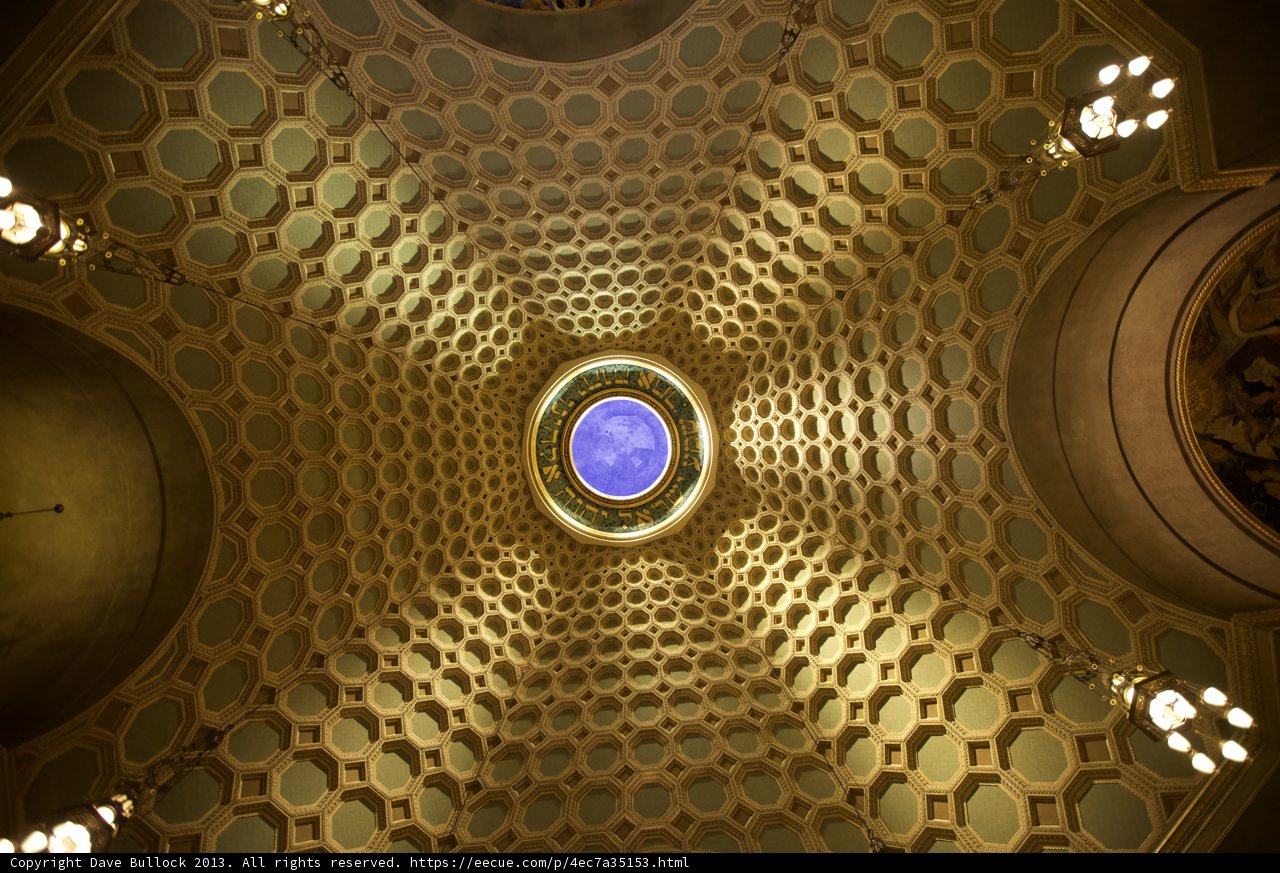 Illuminated Patterns in the Dome of the Holy Cross
