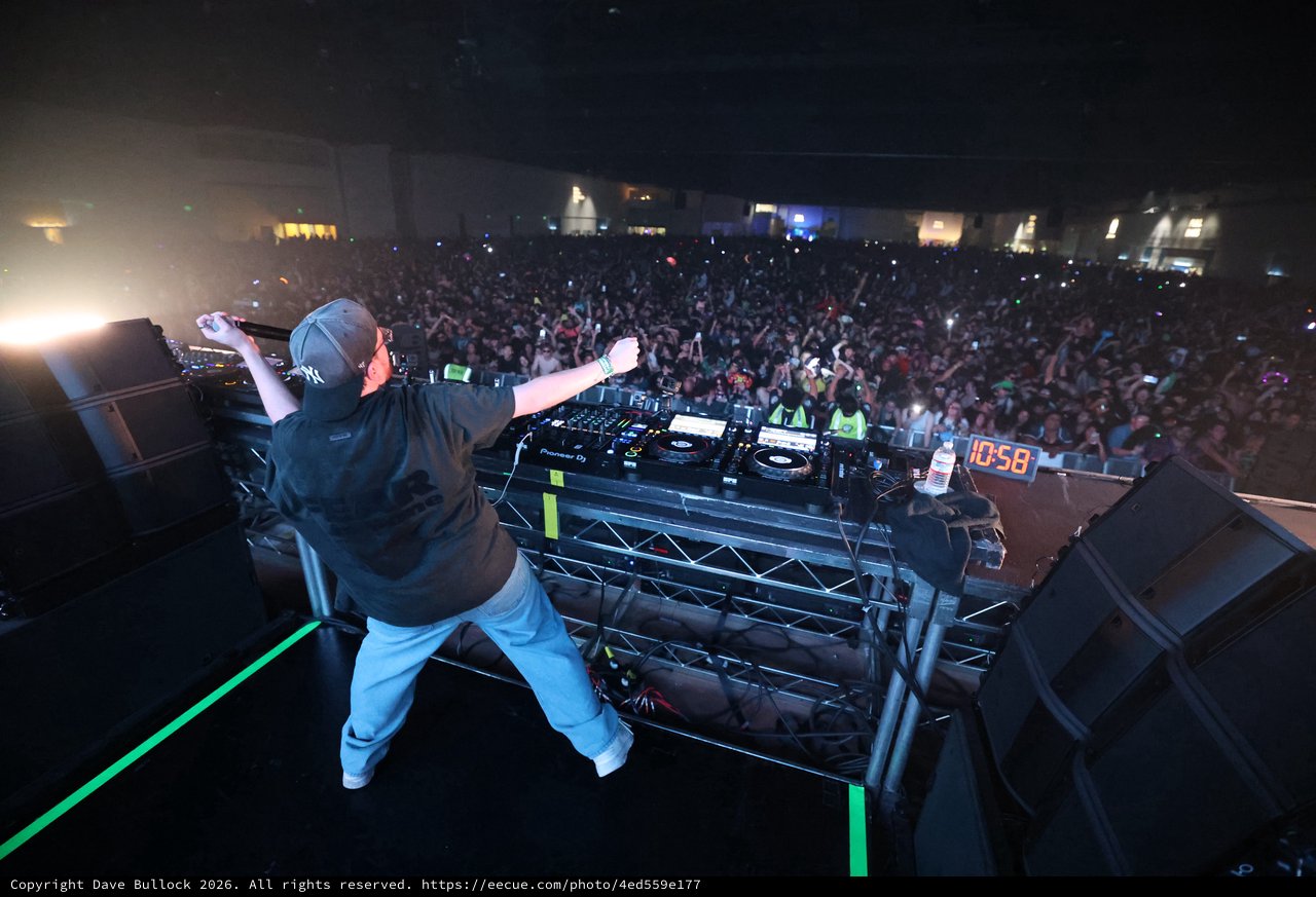 DJ Ignites Massive Crowd at Wobbleland 2026