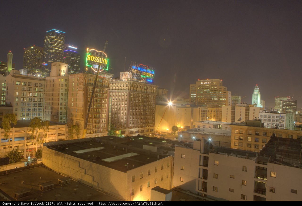 Rosslyn Hotel Signs Lit