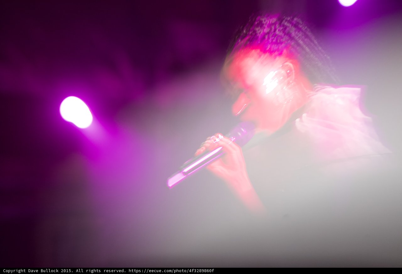 Spotlight Songstress