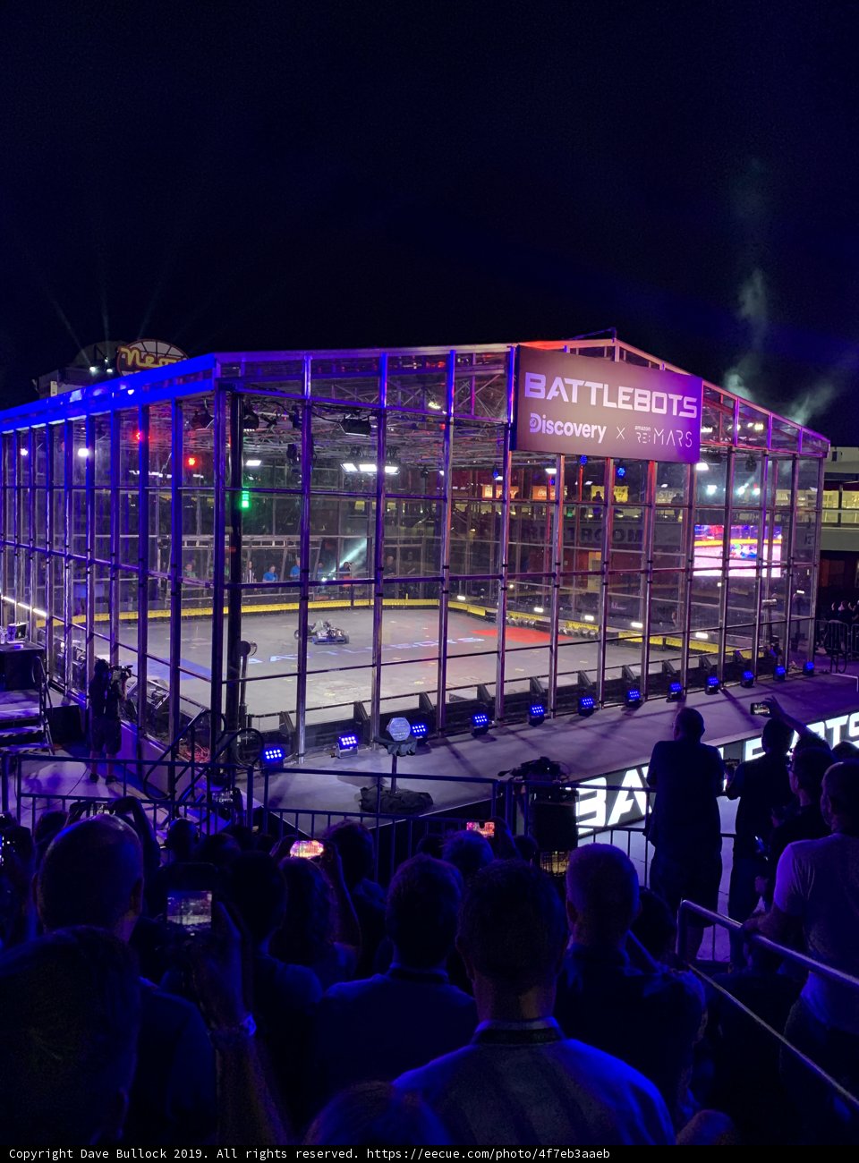 Nighttime Hockey Game Draws Huge Crowd in Las Vegas