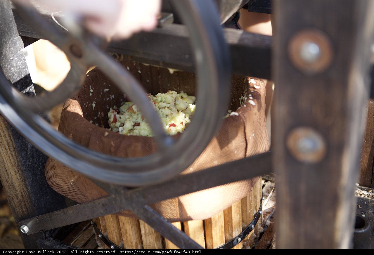 Wooden Wheel Food Maker