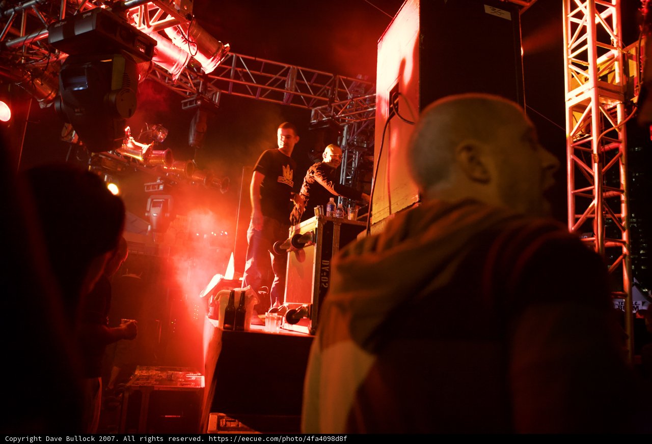 DeRon Horton Rocks the Stage
