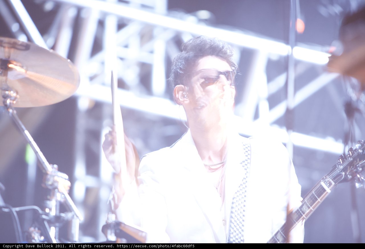 White Suit, White Beats