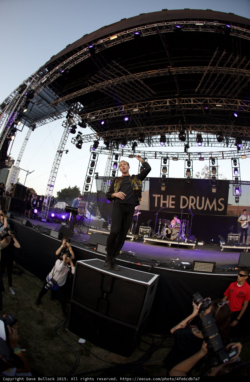 On Monitor THE DRUMS Banner