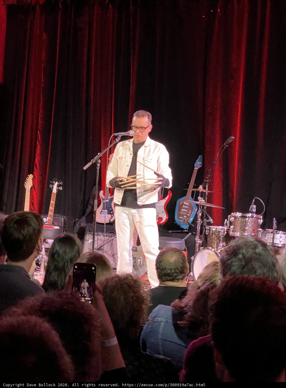 Fred Armisen wows the crowd with his musical prowess on stage