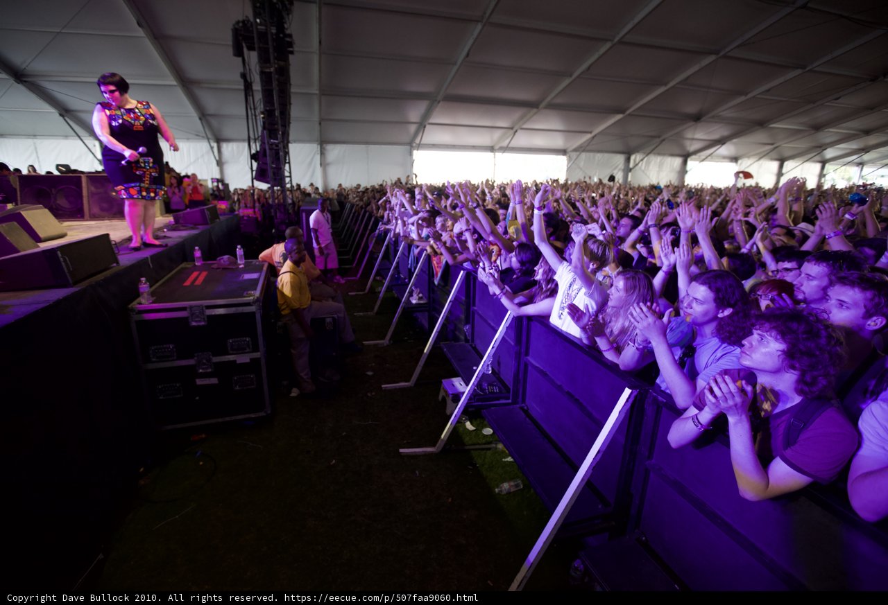 Crowd goes wild for Beth Ditto's concert performance