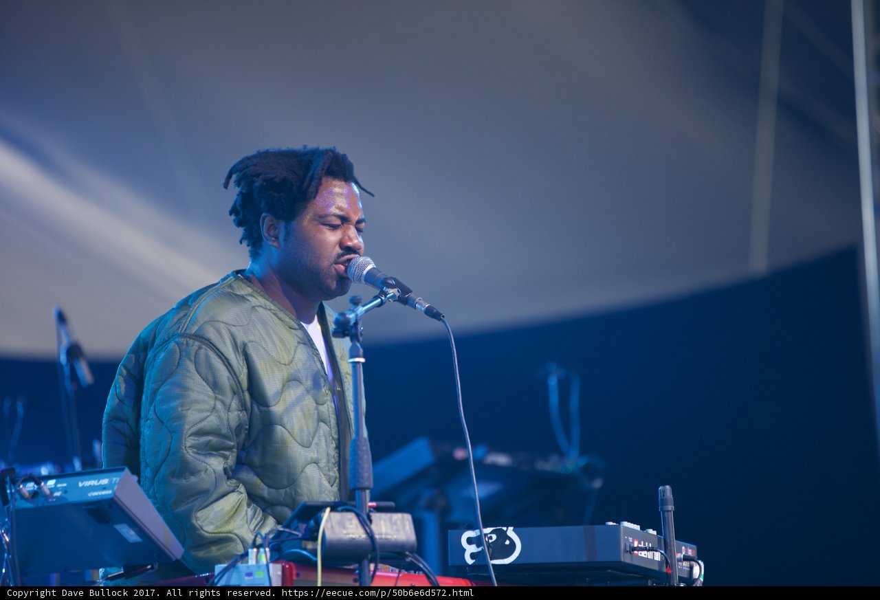 Sampha Rocks The Crowd at Coachella 2017