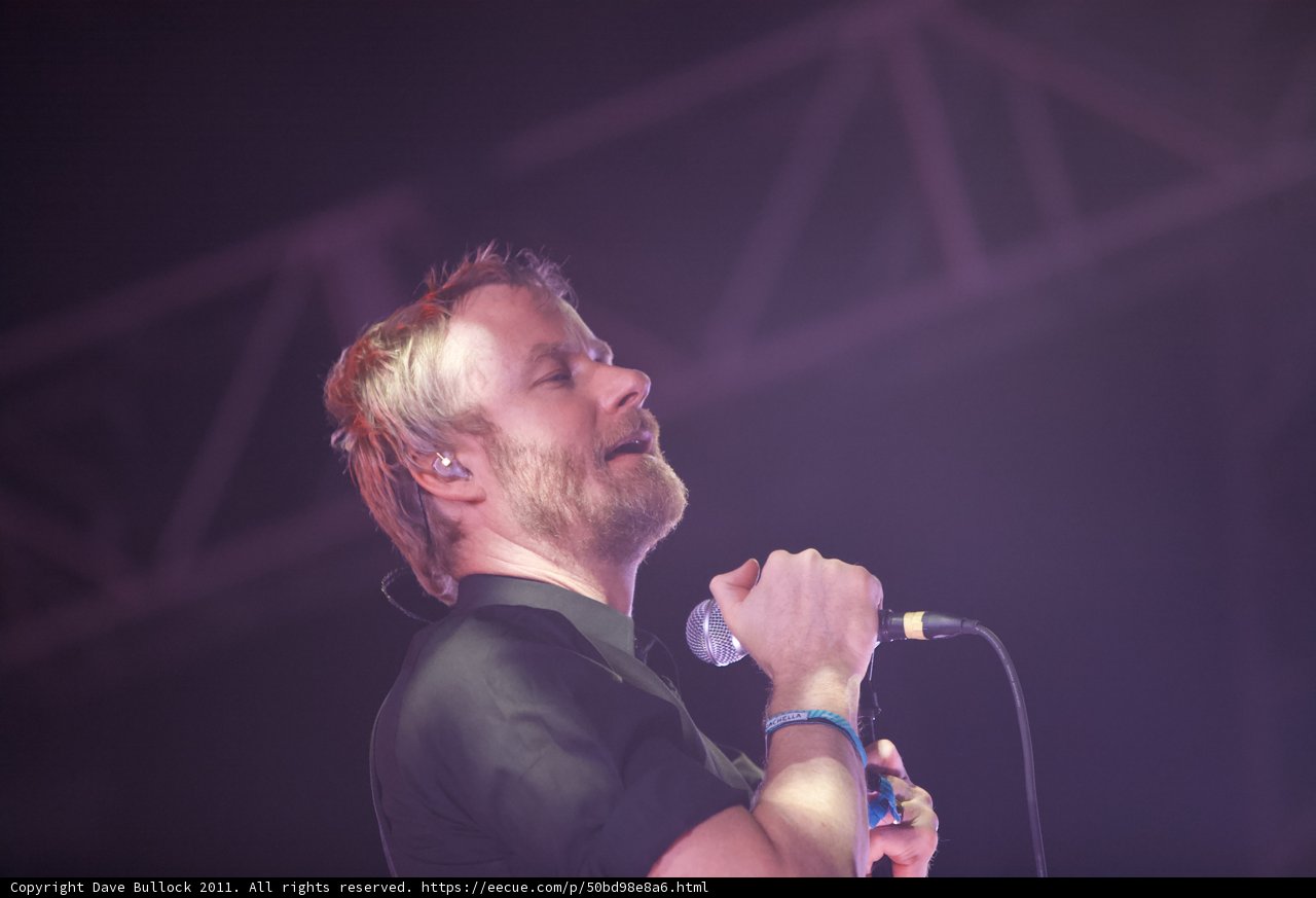 Singing to the Crowd
