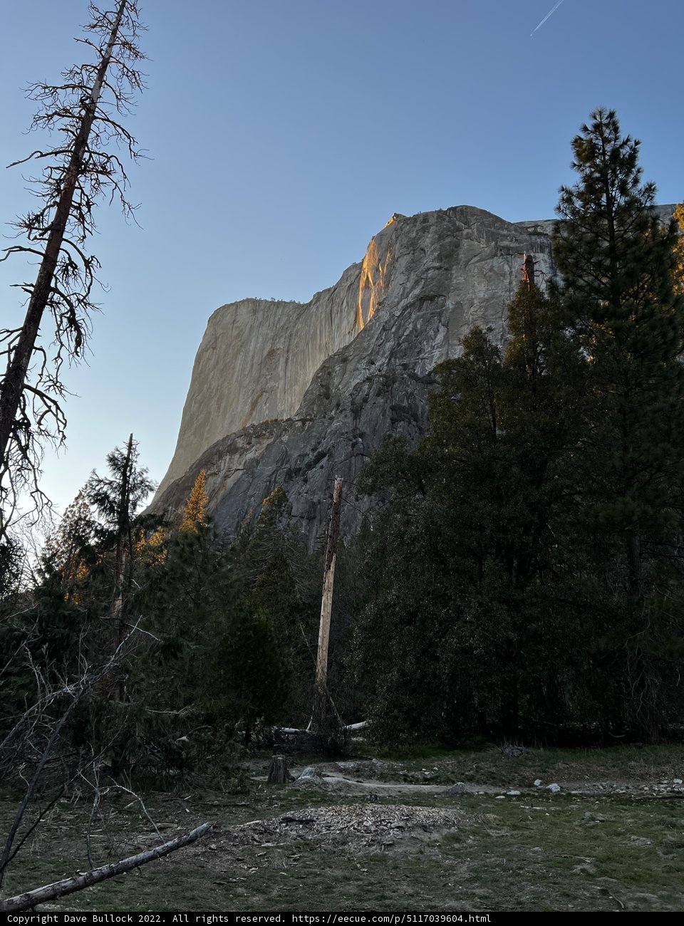 Majestic Mountain Range in Yosemite National Park