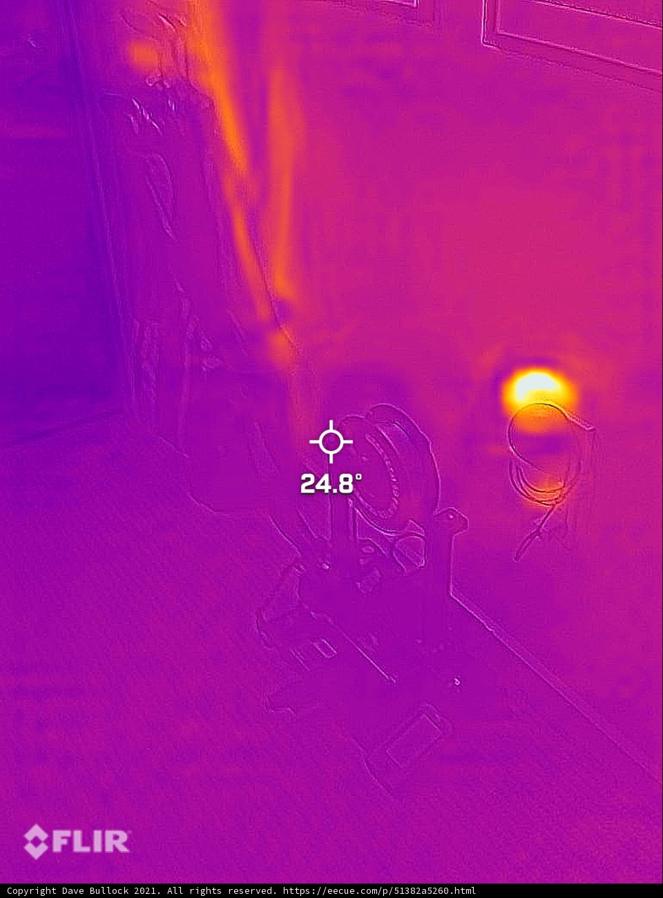 Thermal View of Bathroom Illumination