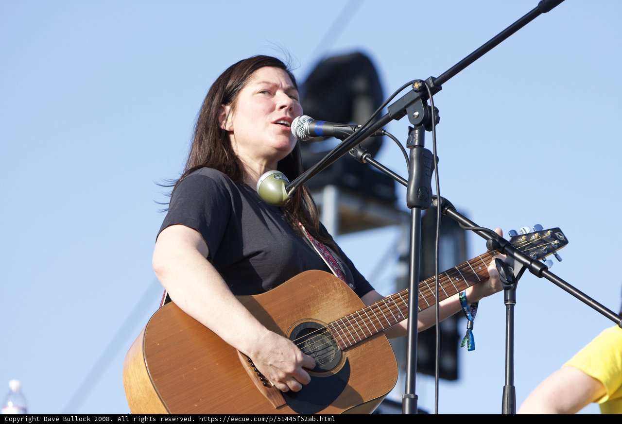 Kim Deal's Electric Performance at Coachella 2008
