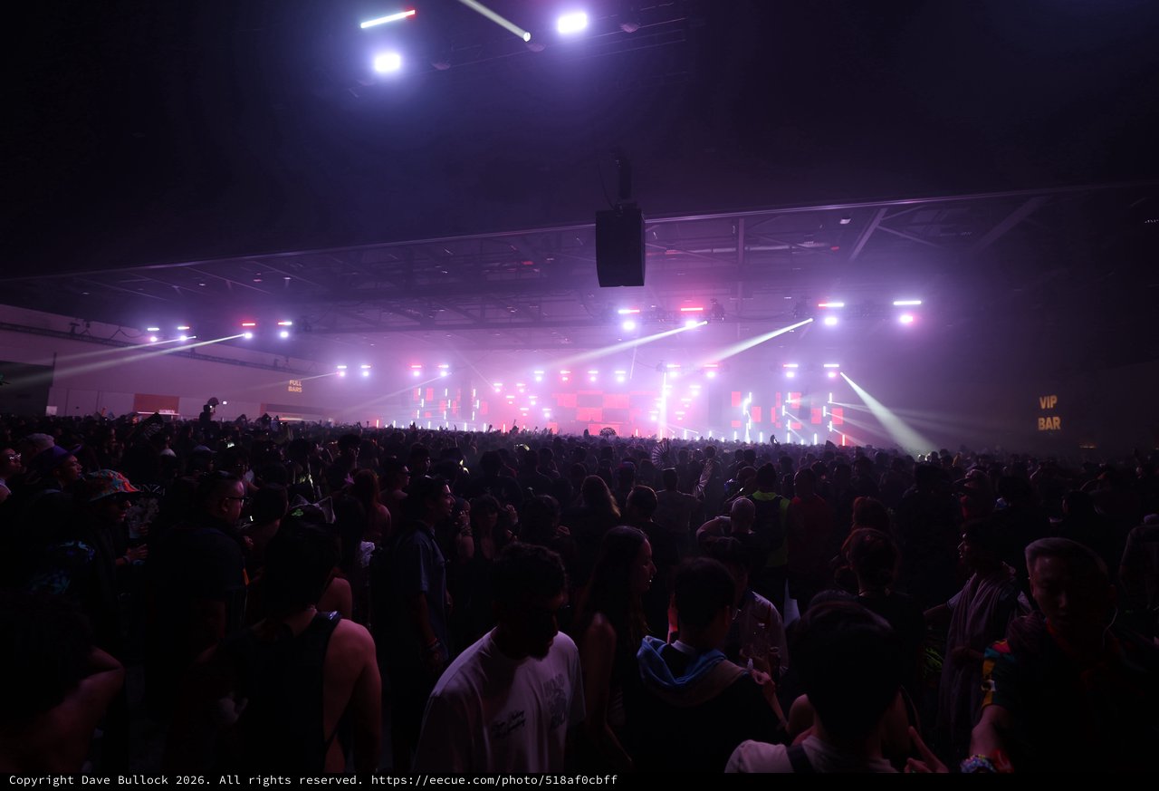 Massive Indoor Crowd Ignites at Wobbleland 2026