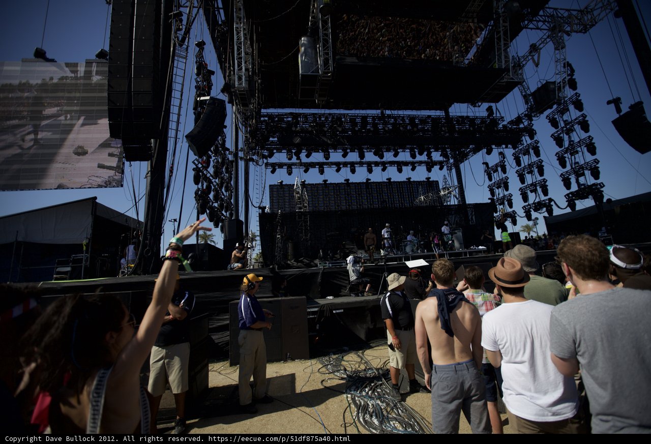 A Sea of Music Lovers