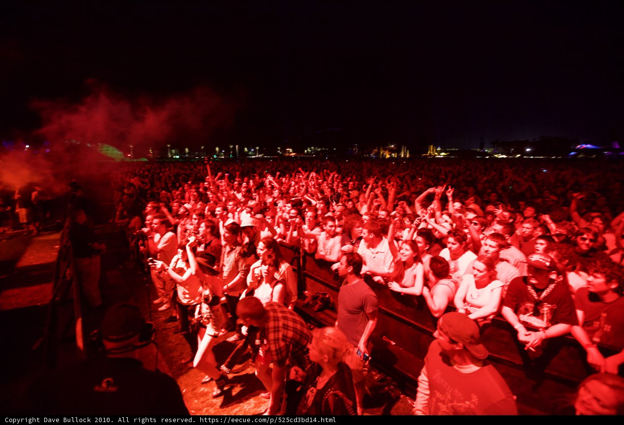Red Lights and Rambunctious Crowds at 2010 Cochella Friday