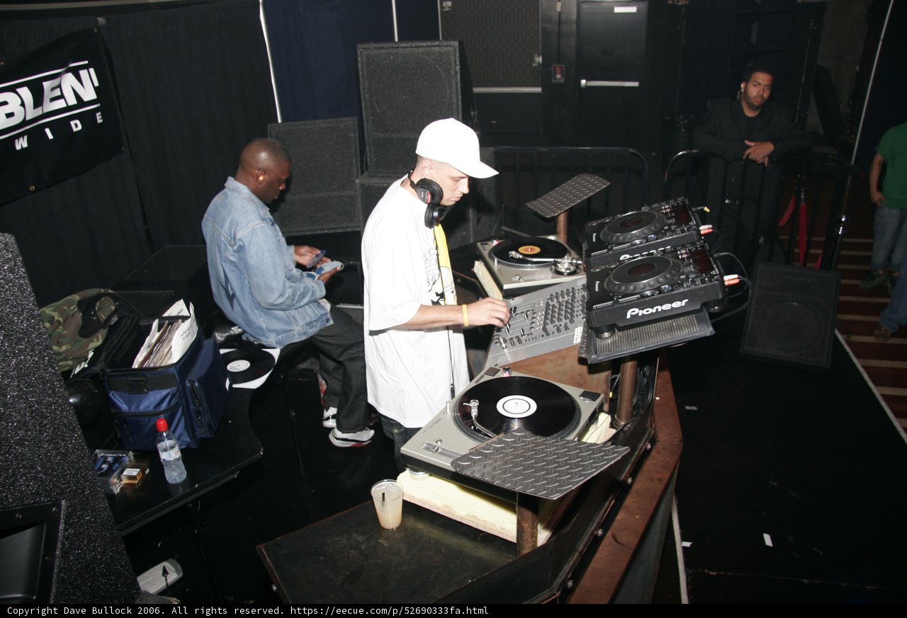 DJ S on the Turntables