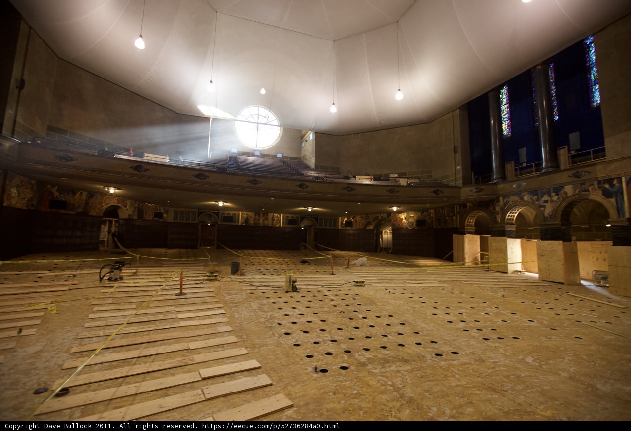 Grandiose Dome Room