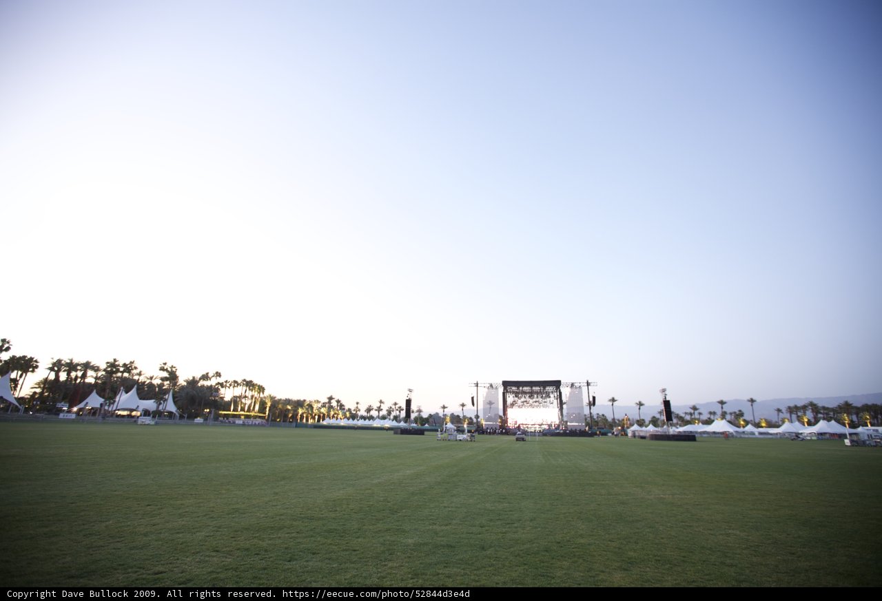 Coachella 2009: Music Takes Over the Field