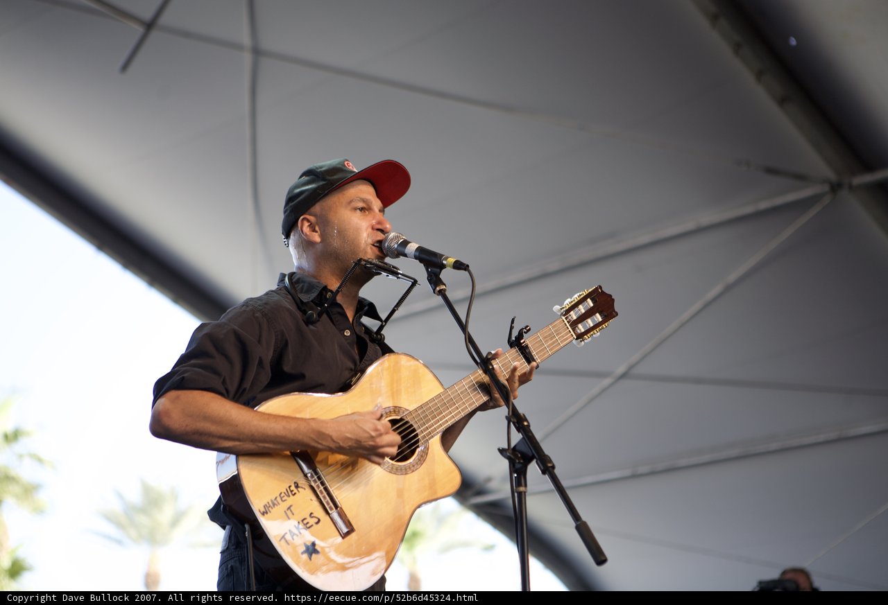 Tom Morello rocks Coachella with guitar and mic