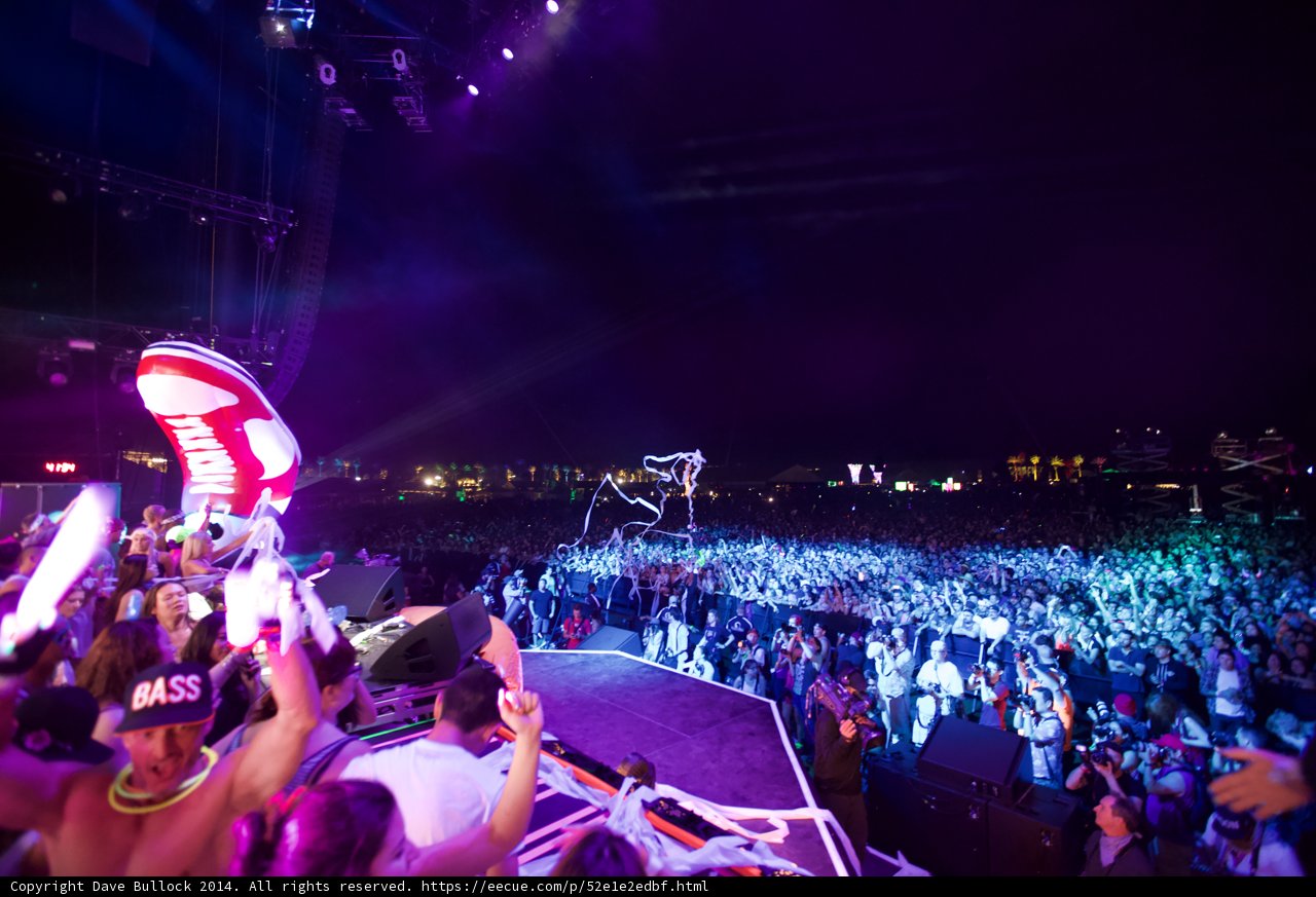 Electrifying Night: Crowd Goes Wild at Coachella Rock Concert