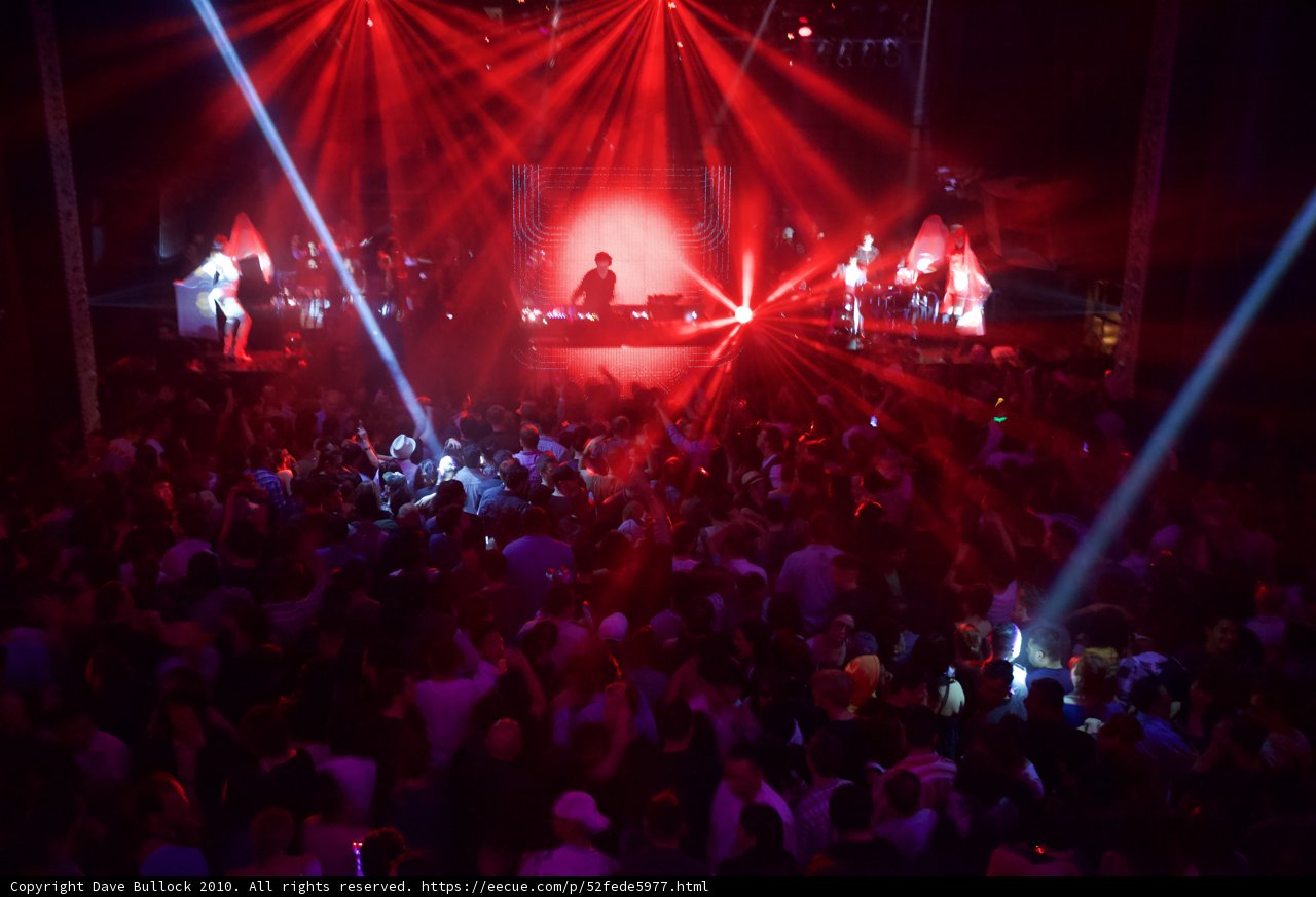 Sasha's Concert Lights up the Night
