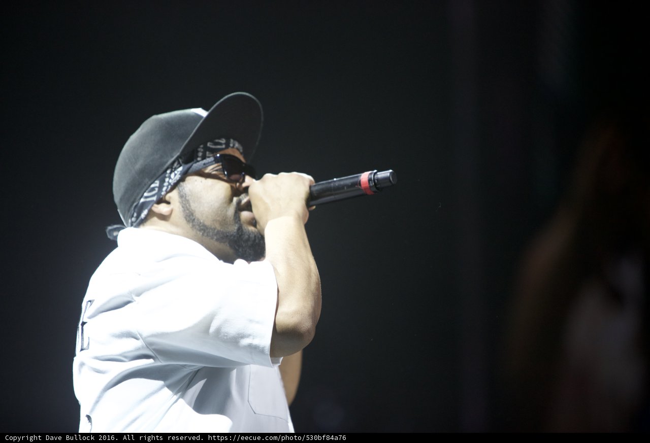 DJ Kay Slay Rocks the Stage