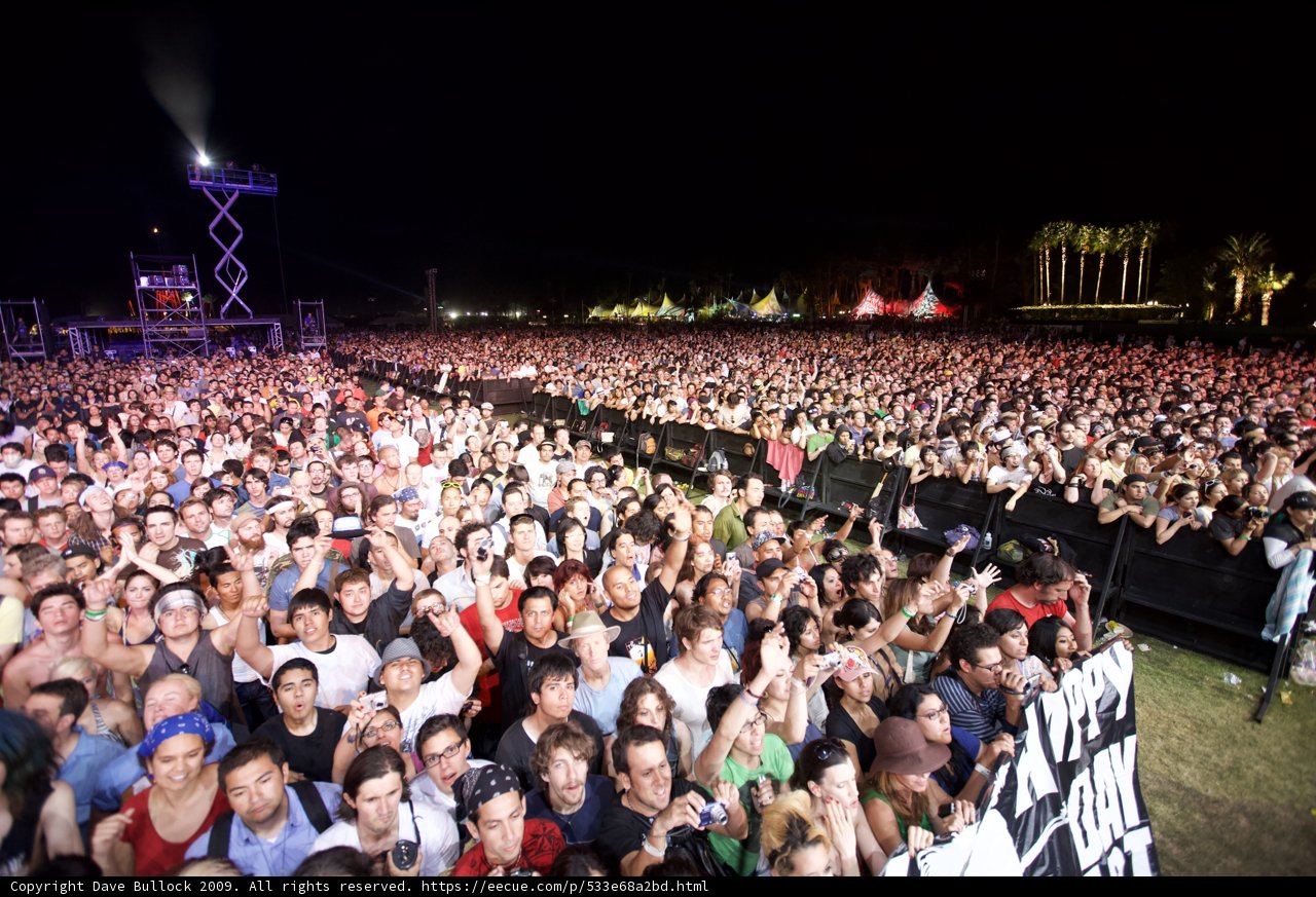 Coachella 2009: A Massive Audience Grooving to the Music