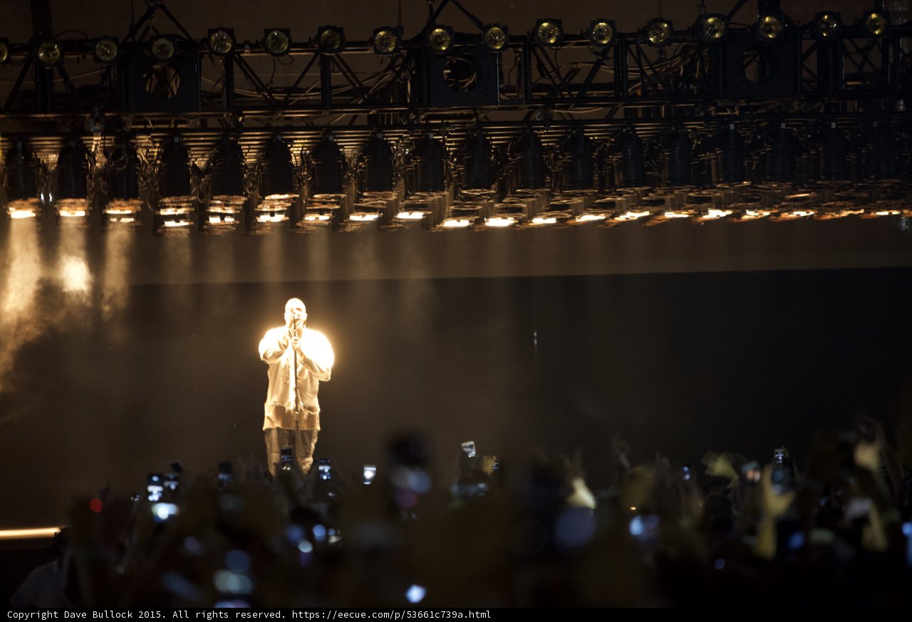 Kanye West Spotlight Singing