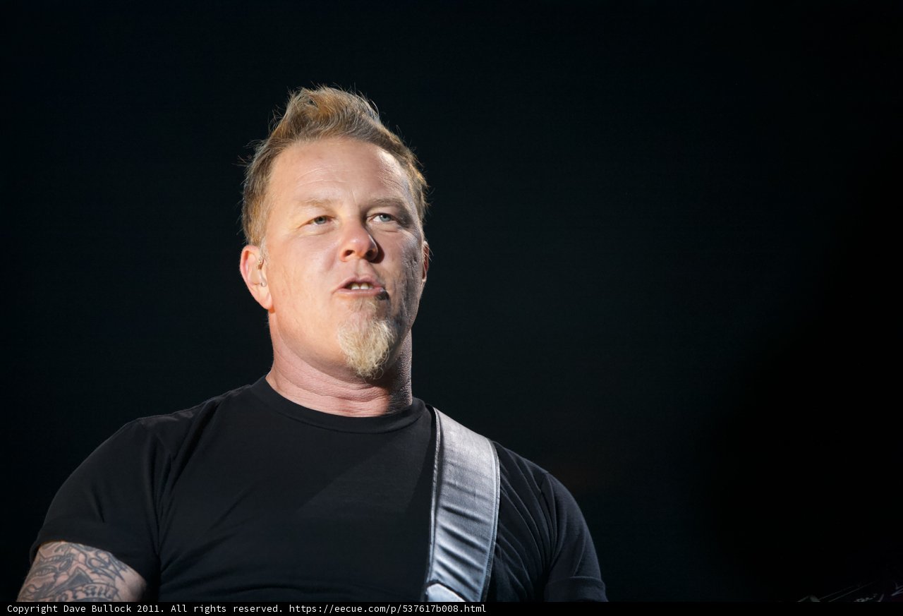 James Hetfield of Metallichead Rocks the O2 Arena