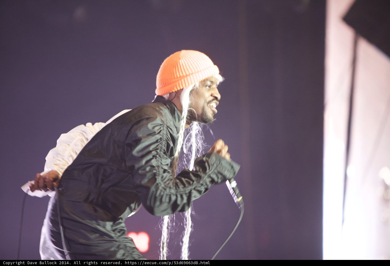 André 3000 Rocks the Stage in Orange Hat and Dreadlocks