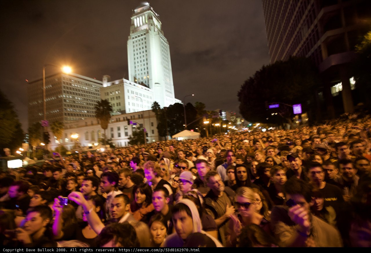 Metropolis Concert Crowd