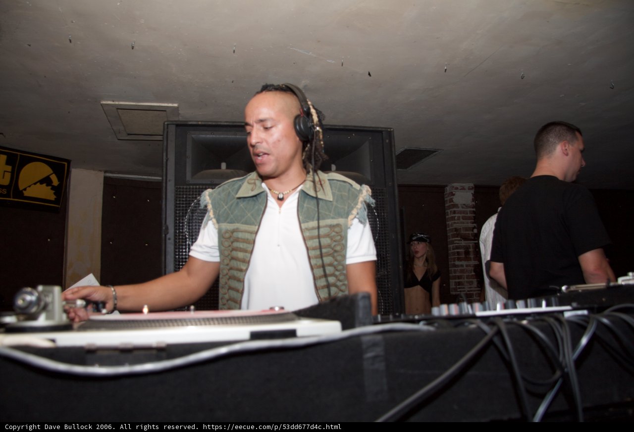 The Deejay's Groove