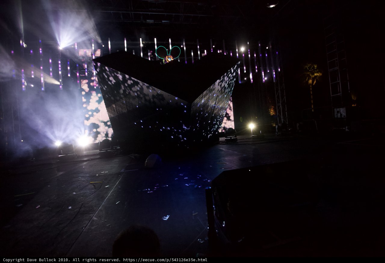 Black Cube of Light