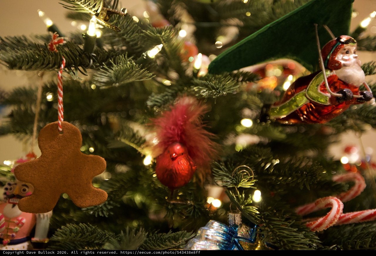 Festive Christmas Tree with Gingerbread and Vintage Ornaments