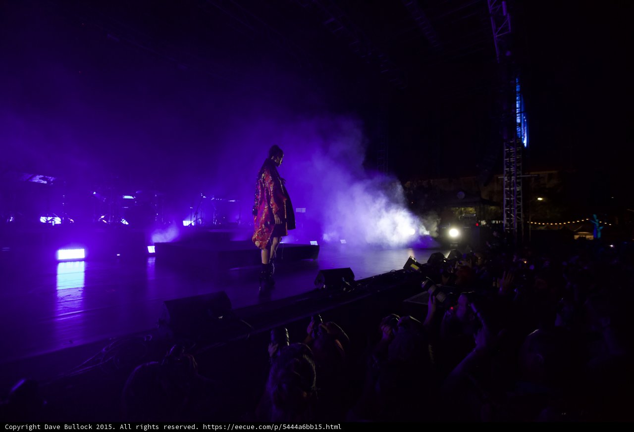FKA twigs Wide Stage Purple Lighting Red Brocade Kimono Black Boots LED Lights Heavy Haze Stage Truss Crowd